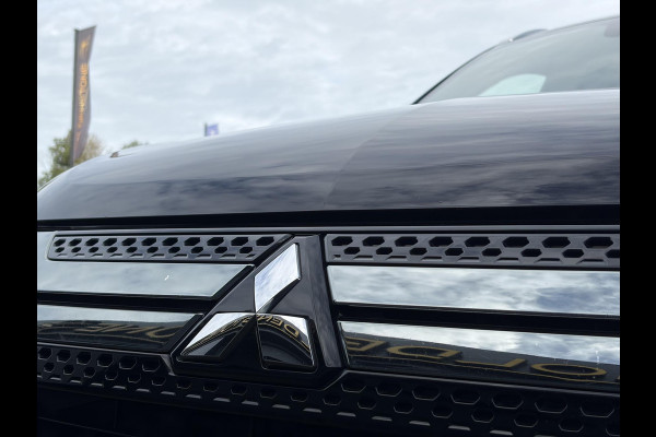 Mitsubishi Outlander 2.4 PHEV Instyle ✓360° Camera✓2e Eigenaar✓Carplay✓Pano✓Leder✓Keyless✓Stoelverw✓Stoelverkoeling✓Stuurverw✓Pdc V+A✓Lm velgen✓Net beurt gehad✓Rijstrooksensor✓Dodehoeksenor✓N.A.P✓Apk tot 11-2027