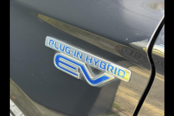 Mitsubishi Outlander 2.4 PHEV Instyle ✓360° Camera✓2e Eigenaar✓Carplay✓Pano✓Leder✓Keyless✓Stoelverw✓Stoelverkoeling✓Stuurverw✓Pdc V+A✓Lm velgen✓Net beurt gehad✓Rijstrooksensor✓Dodehoeksenor✓N.A.P✓Apk tot 11-2027