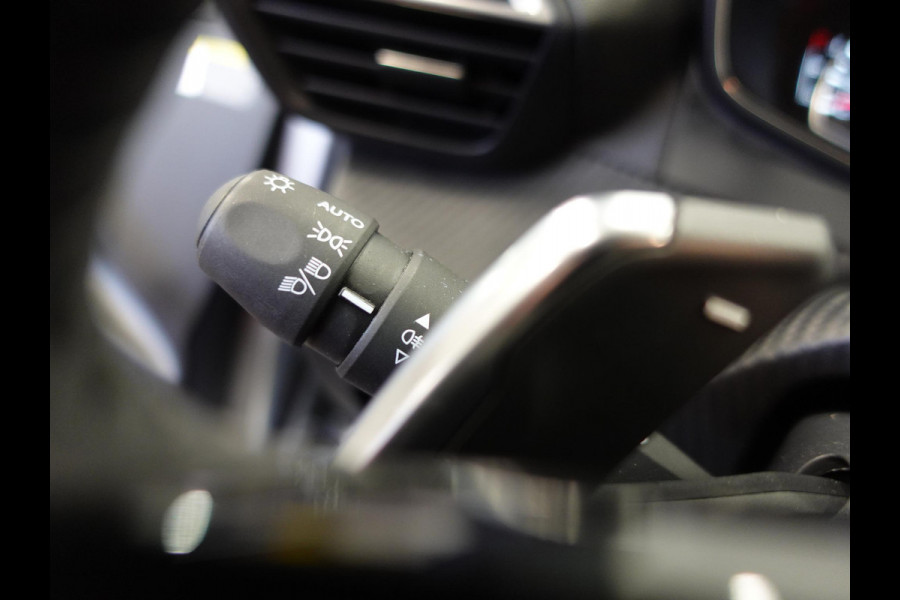 Peugeot 208 1.2 PureTech 100pk Automaat Allure Pack Navigatie Apple Carplay/Android Auto Camera Parkeersensor achter Cruise Control Virtual Cockpit Climate Control Getinte ramen