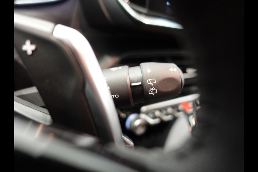 Peugeot 208 1.2 PureTech 100pk Automaat Allure Pack Navigatie Apple Carplay/Android Auto Camera Parkeersensor achter Cruise Control Virtual Cockpit Climate Control Getinte ramen