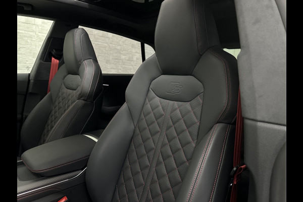 Audi Q8 60e 490pk #RS Massage Seats | 4WS | OLED | Laser-LED | Carbon | Ventilatie | Valcona Leder+ Pakket | B&O Sound | 102850,= EX BTW | 23'' | Alcantara hemel | Head-Up | Soft-Close | Panodak | 2x Memory | Trekhaak | Keyless-Entry | Luchtvering | Achterasbesturing | Nw.Pr. 160.000,= | Fabrieksgarantie | Direct rijden.