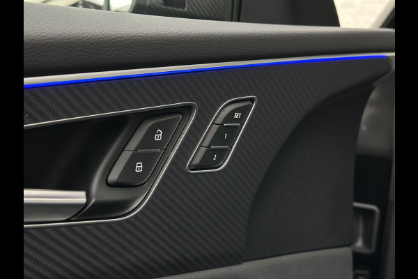 Audi Q8 60e 490pk #RS Massage Seats | 4WS | OLED | Laser-LED | Carbon | Ventilatie | Valcona Leder+ Pakket | B&O Sound | 102850,= EX BTW | 23'' | Alcantara hemel | Head-Up | Soft-Close | Panodak | 2x Memory | Trekhaak | Keyless-Entry | Luchtvering | Achterasbesturing | Nw.Pr. 160.000,= | Fabrieksgarantie | Direct rijden.