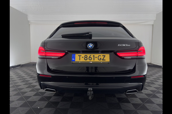 BMW 5 Serie Touring 530e Business Edition Plus (Plug-in) (INCL-BTW) *LEATHER | FULL-LED | MEMORY-PACK | HEATED-COMFORTSEATS | NAVI-FULLMAP | PRIVACY-GLASS | ECC | PDC | CRUISE | 18''ALU | TOWBAR*