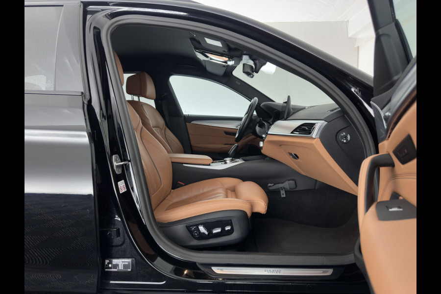 BMW 5 Serie Touring 530e Business Edition Plus (Plug-in) (INCL-BTW) *LEATHER | FULL-LED | MEMORY-PACK | HEATED-COMFORTSEATS | NAVI-FULLMAP | PRIVACY-GLASS | ECC | PDC | CRUISE | 18''ALU | TOWBAR*