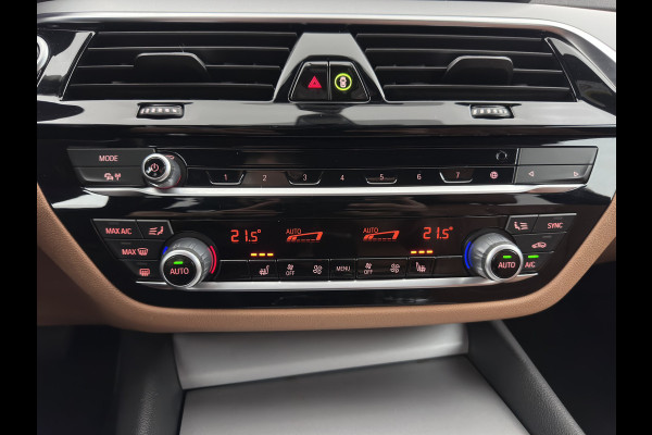 BMW 5 Serie Touring 530e Business Edition Plus (Plug-in) (INCL-BTW) *LEATHER | FULL-LED | MEMORY-PACK | HEATED-COMFORTSEATS | NAVI-FULLMAP | PRIVACY-GLASS | ECC | PDC | CRUISE | 18''ALU | TOWBAR*