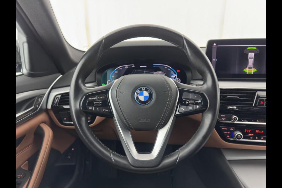 BMW 5 Serie Touring 530e Business Edition Plus (Plug-in) (INCL-BTW) *LEATHER | FULL-LED | MEMORY-PACK | HEATED-COMFORTSEATS | NAVI-FULLMAP | PRIVACY-GLASS | ECC | PDC | CRUISE | 18''ALU | TOWBAR*