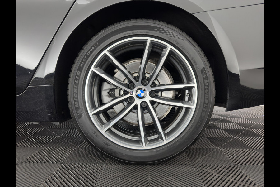 BMW 5 Serie Touring 530e Business Edition Plus (Plug-in) (INCL-BTW) *LEATHER | FULL-LED | MEMORY-PACK | HEATED-COMFORTSEATS | NAVI-FULLMAP | PRIVACY-GLASS | ECC | PDC | CRUISE | 18''ALU | TOWBAR*