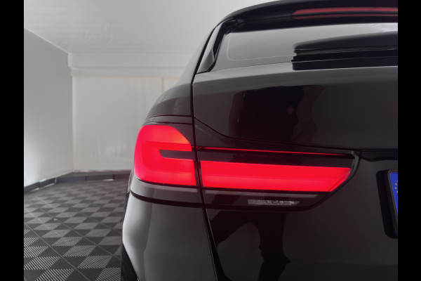 BMW 5 Serie Touring 530e Business Edition Plus (Plug-in) (INCL-BTW) *LEATHER | FULL-LED | MEMORY-PACK | HEATED-COMFORTSEATS | NAVI-FULLMAP | PRIVACY-GLASS | ECC | PDC | CRUISE | 18''ALU | TOWBAR*