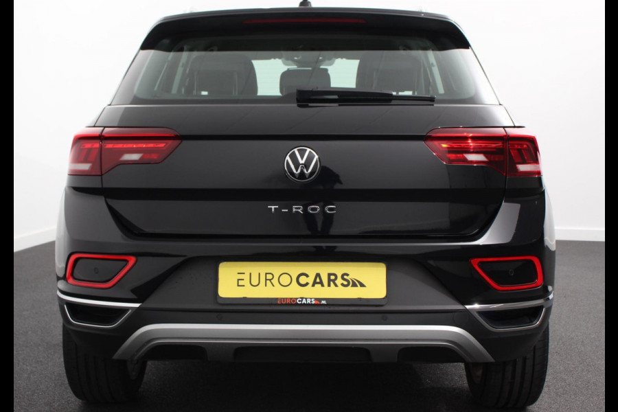 Volkswagen T-Roc 1.5 TSI 150pk Automaat Style Navigatie Apple Carplay/Android Auto Parkeersensoren Camera Adaptive Cruise Control Blind Spot Assist Park Assist Stoel- en stuurverwarming Elektrische achterklep LED-koplampen