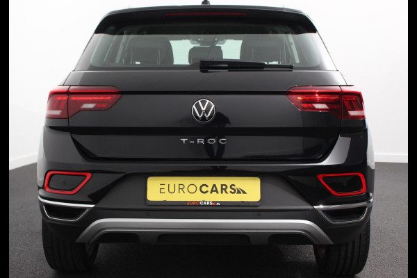 Volkswagen T-Roc 1.5 TSI 150pk Automaat Style Navigatie Apple Carplay/Android Auto Parkeersensoren Camera Adaptive Cruise Control Blind Spot Assist Park Assist Stoel- en stuurverwarming Elektrische achterklep LED-koplampen