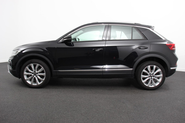 Volkswagen T-Roc 1.5 TSI 150pk Automaat Style Navigatie Apple Carplay/Android Auto Parkeersensoren Camera Adaptive Cruise Control Blind Spot Assist Park Assist Stoel- en stuurverwarming Elektrische achterklep LED-koplampen