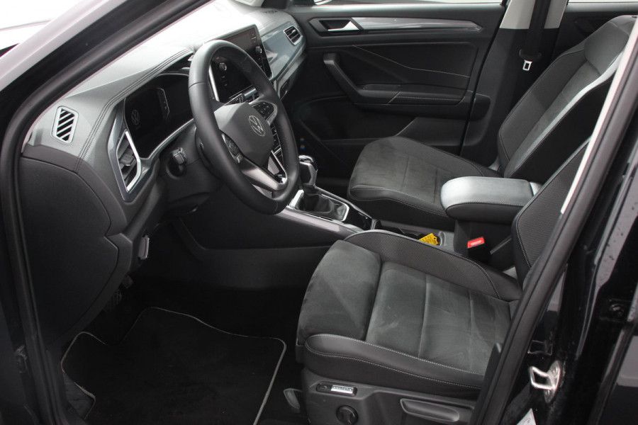 Volkswagen T-Roc 1.5 TSI 150pk Automaat Style Navigatie Apple Carplay/Android Auto Parkeersensoren Camera Adaptive Cruise Control Blind Spot Assist Park Assist Stoel- en stuurverwarming Elektrische achterklep LED-koplampen