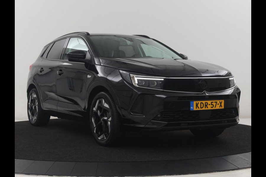 Opel Grandland 1.6 Turbo Plug-In GSE 300PK Hybrid4 4x4 | SOH 98,3 % | Stoelverwarming | LED | Camera | Dodehoek Ass. | Adapt. cruise |