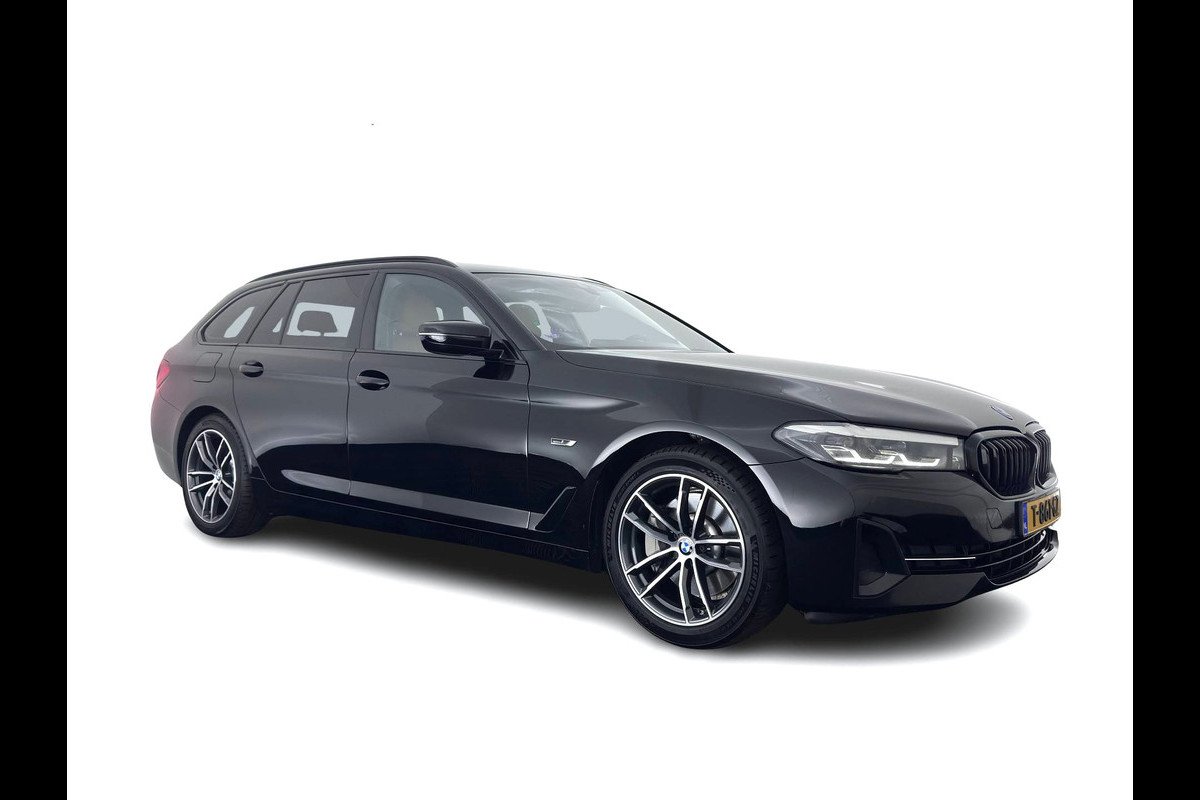 BMW 5 Serie Touring 530e Business Edition Plus (Plug-in) (INCL-BTW) *LEATHER | FULL-LED | MEMORY-PACK | HEATED-COMFORTSEATS | NAVI-FULLMAP | PRIVACY-GLASS | ECC | PDC | CRUISE | 18''ALU | TOWBAR*