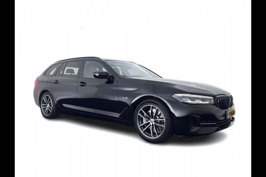 BMW 5 Serie Touring 530e Business Edition Plus (Plug-in) (INCL-BTW) *LEATHER | FULL-LED | MEMORY-PACK | HEATED-COMFORTSEATS | NAVI-FULLMAP | PRIVACY-GLASS | ECC | PDC | CRUISE | 18''ALU | TOWBAR*