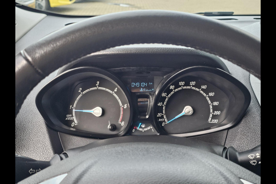 Ford Transit Courier 1.5 TDCI Trend Duratorq S&S | Navigatie | Parkeersensoren Achter | Cruise Control | Stoelverwarming | Winterwielset los etc.