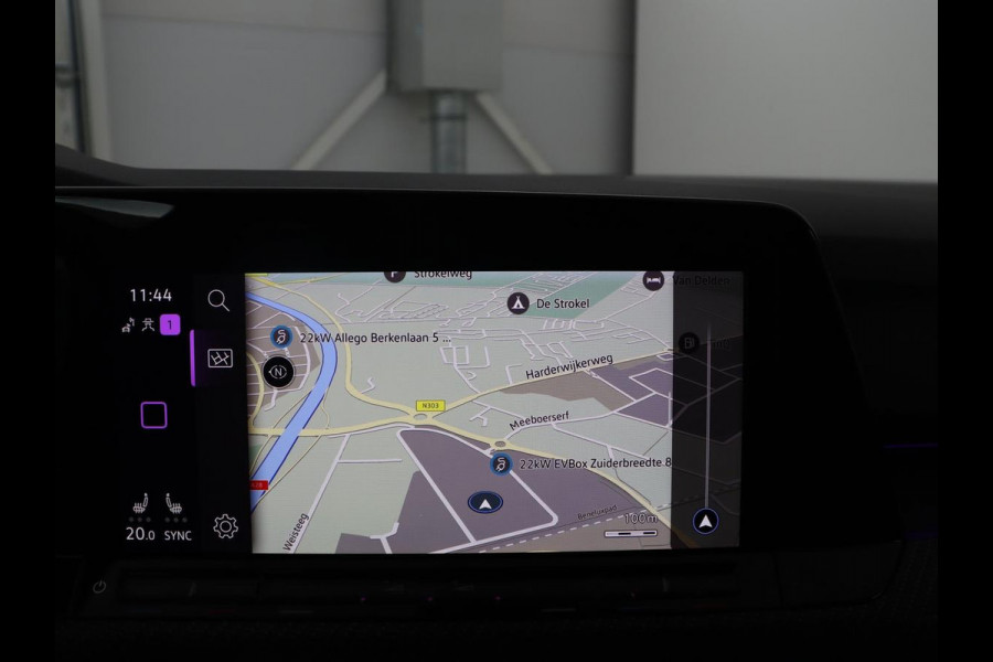 Volkswagen Golf Variant 1.5 eTSI R-Line | Trekhaak | Navigatie | LED | Stoelverwarming |