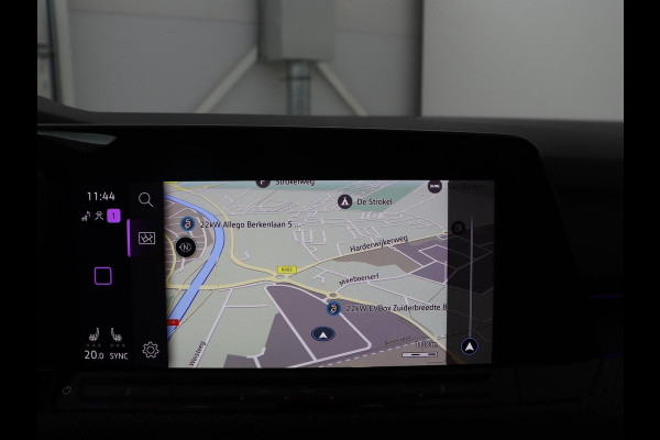 Volkswagen Golf Variant 1.5 eTSI R-Line | Trekhaak | Navigatie | LED | Stoelverwarming |