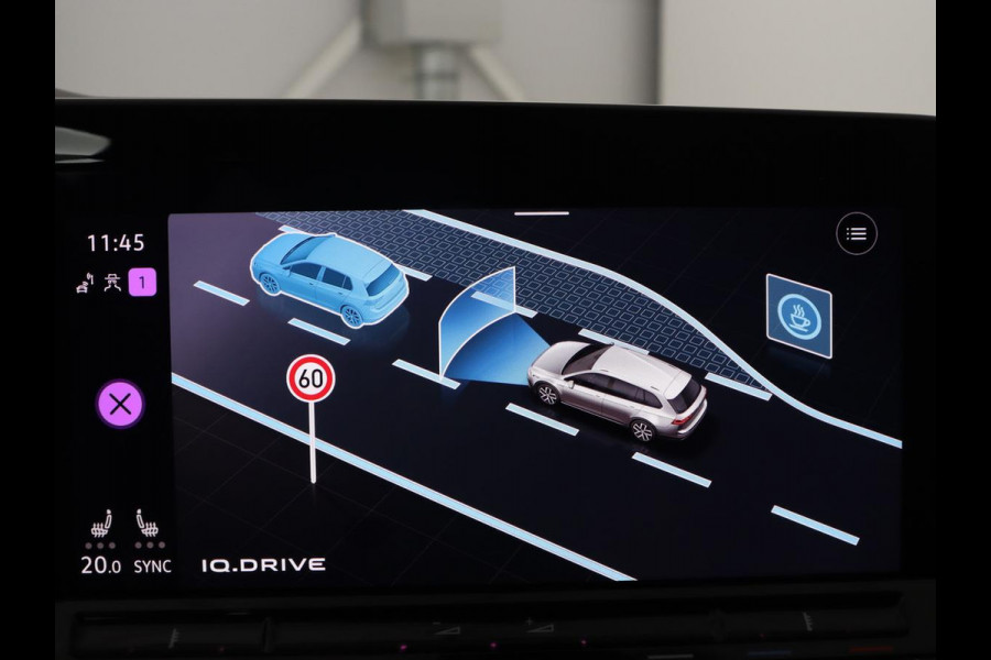 Volkswagen Golf Variant 1.5 eTSI R-Line | Trekhaak | Navigatie | LED | Stoelverwarming |