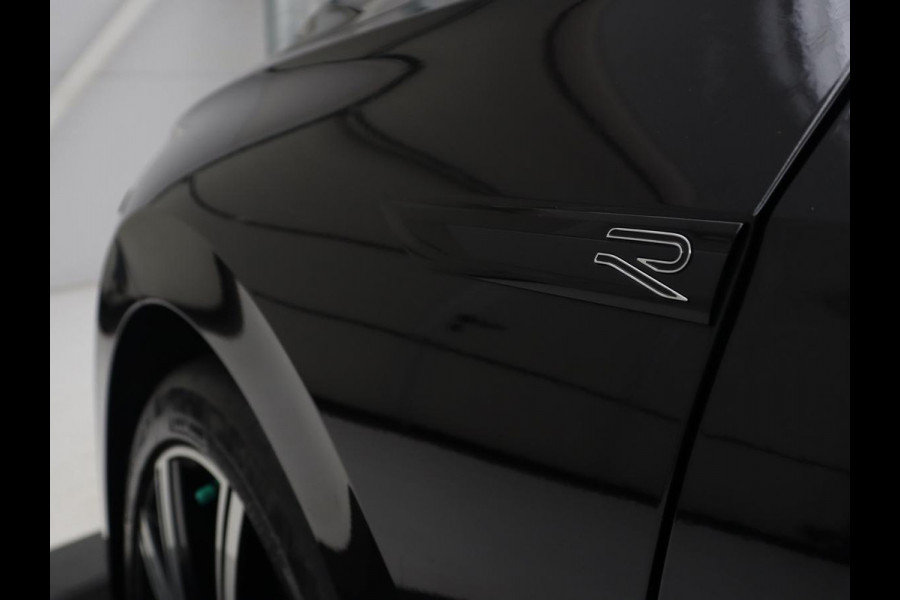 Volkswagen Golf Variant 1.5 eTSI R-Line | Trekhaak | Navigatie | LED | Stoelverwarming |