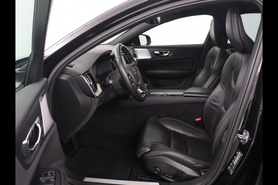 Volvo V60 2.0 T6 AWD Inscription 310PK Inscription | Bowers & Wilkins | Panoramadak | Head Up | Trekhaak | LED | Stoelverwarming | Stoelkoeling | Adaptive cruise | 360 camera | Memory |