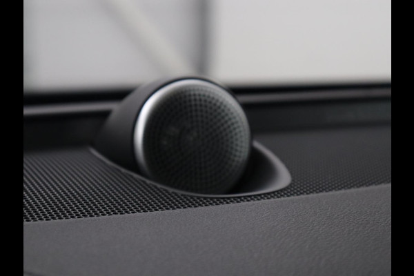 Volvo V60 2.0 T6 AWD Inscription 310PK Inscription | Bowers & Wilkins | Panoramadak | Head Up | Trekhaak | LED | Stoelverwarming | Stoelkoeling | Adaptive cruise | 360 camera | Memory |