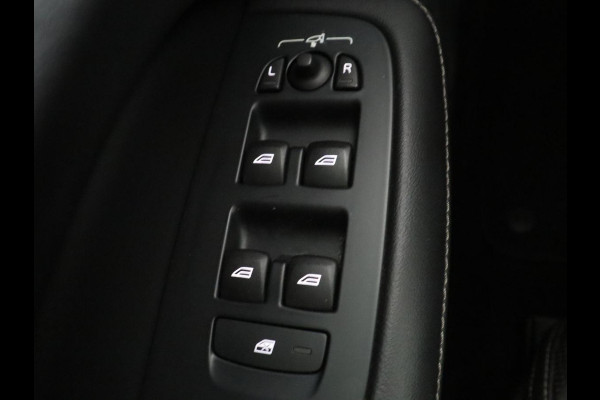 Volvo V60 2.0 T6 AWD Inscription 310PK Inscription | Bowers & Wilkins | Panoramadak | Head Up | Trekhaak | LED | Stoelverwarming | Stoelkoeling | Adaptive cruise | 360 camera | Memory |