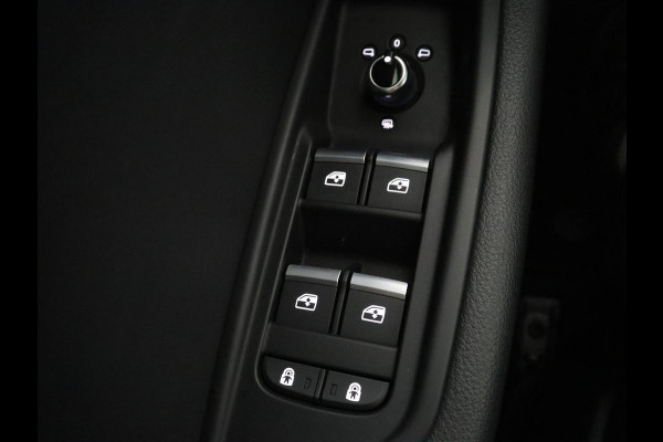 Audi A4 Avant 35 TFSI S edition Competition | Adaptive cruise | Half Leder | Park assist | Carplay | Full LED | Virtual Dashboard | Climate control |