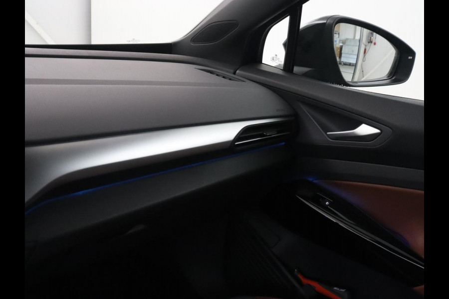 Volkswagen ID.4 First 77 kWh SOG 89,3% | Trekhaak | Camera | LED | Stoelverwarming | Apple Carplay |