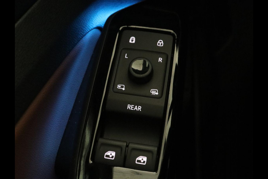 Volkswagen ID.4 First 77 kWh SOG 89,3% | Trekhaak | Camera | LED | Stoelverwarming | Apple Carplay |
