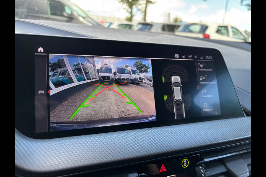 BMW 1-serie 118d High Executive | M Pakket | Shadow Line | Apple Carplay | Achterruitrijcamera