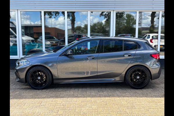 BMW 1-serie 118d High Executive | M Pakket | Shadow Line | Apple Carplay | Achterruitrijcamera