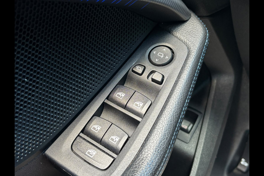 BMW 1-serie 118d High Executive | M Pakket | Shadow Line | Apple Carplay | Achterruitrijcamera