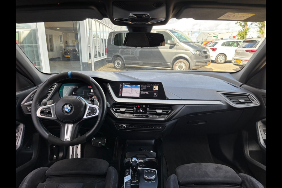 BMW 1-serie 118d High Executive | M Pakket | Shadow Line | Apple Carplay | Achterruitrijcamera