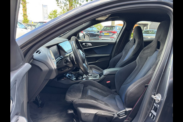 BMW 1-serie 118d High Executive | M Pakket | Shadow Line | Apple Carplay | Achterruitrijcamera