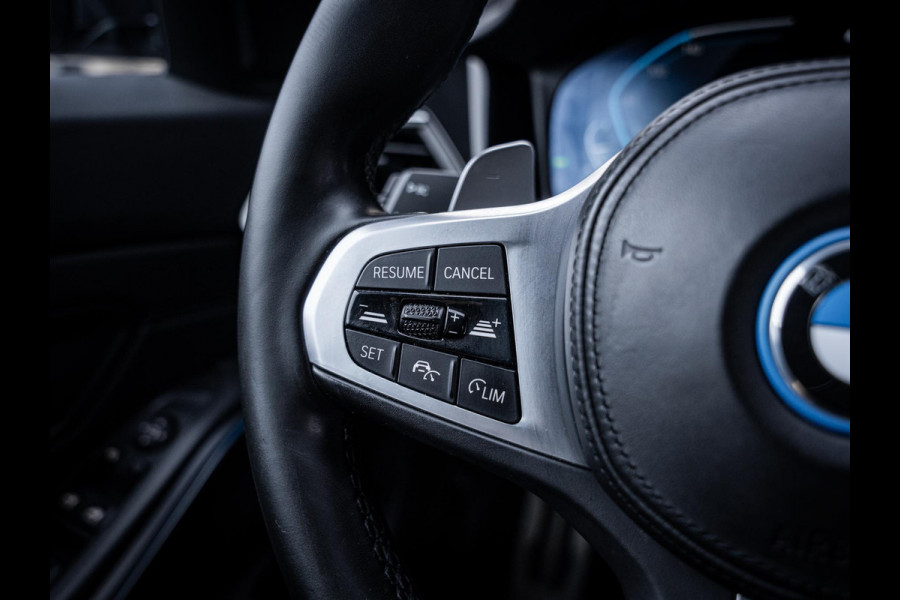 BMW 3 Serie Touring 320e High Executive M-Sport l Pano l ACC | Trekhaak l 360cam l ACC