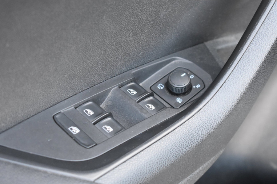 Škoda Karoq 1.5 TSI ACT Sportline | NAP | CAMERA | STOELVERWARMING | APPLE CARPLAY | ANDROID AUTO