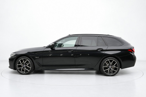 BMW 5 Serie Touring 530e M SPORT PANO LASER SFEER H&K HUD
