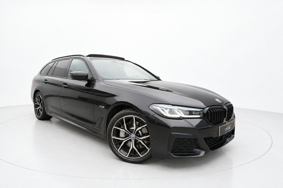 BMW 5 Serie Touring 530e M SPORT PANO LASER SFEER H&K HUD