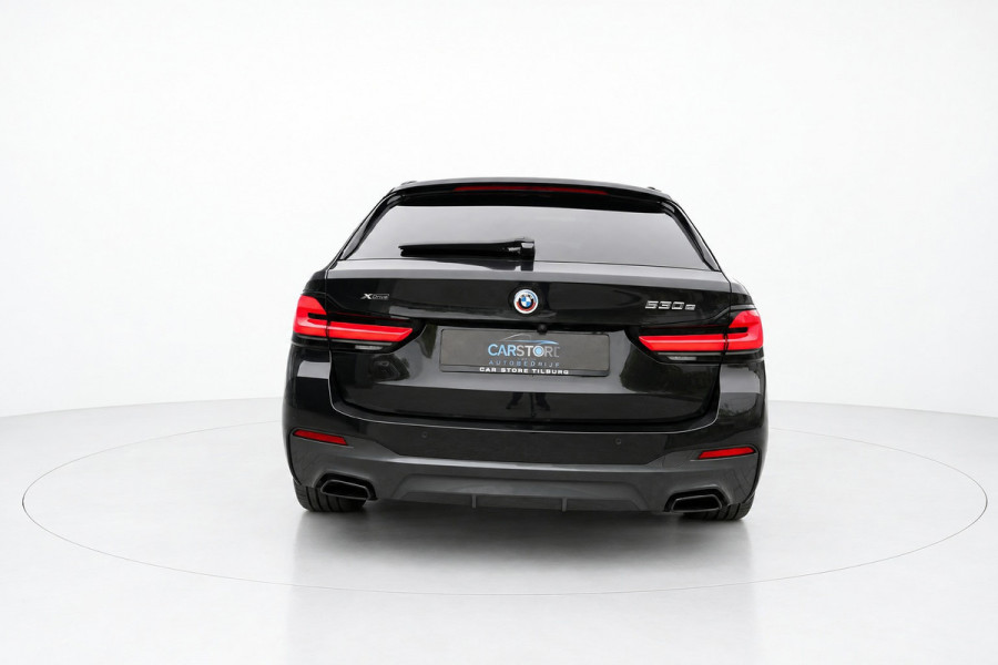 BMW 5 Serie Touring 530e M SPORT PANO LASER SFEER H&K HUD