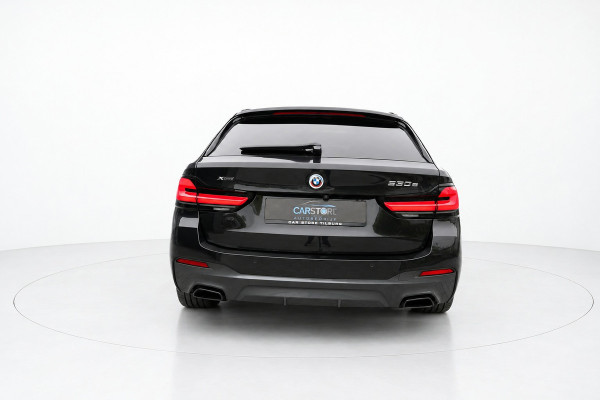 BMW 5 Serie Touring 530e M SPORT PANO LASER SFEER H&K HUD