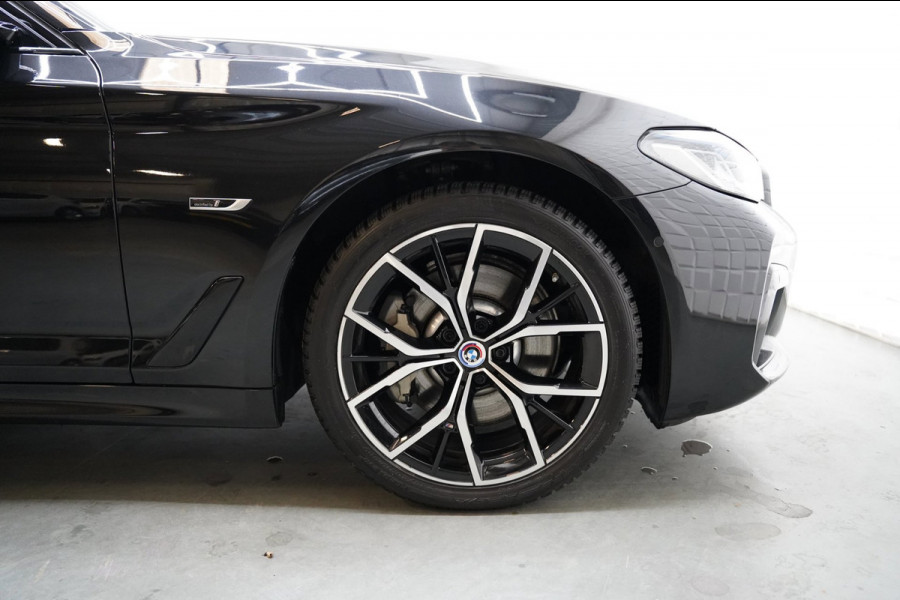 BMW 5 Serie Touring 530e M SPORT PANO LASER SFEER H&K HUD