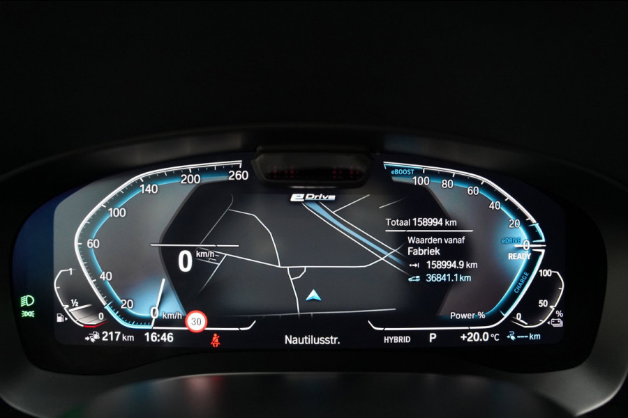 BMW 5 Serie Touring 530e M SPORT PANO LASER SFEER H&K HUD