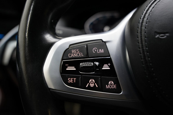 BMW 5 Serie Touring 530e M SPORT PANO LASER SFEER H&K HUD
