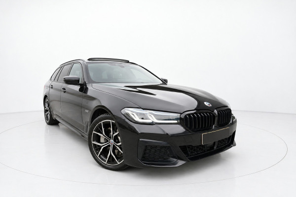BMW 5 Serie Touring 530e M SPORT PANO LASER SFEER H&K HUD
