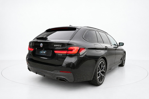 BMW 5 Serie Touring 530e M SPORT PANO LASER SFEER H&K HUD