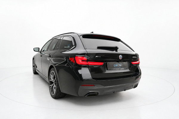 BMW 5 Serie Touring 530e M SPORT PANO LASER SFEER H&K HUD