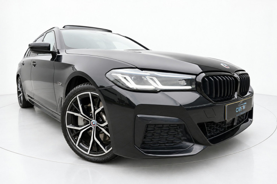 BMW 5 Serie Touring 530e M SPORT PANO LASER SFEER H&K HUD