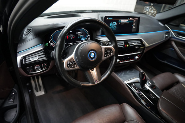 BMW 5 Serie Touring 530e M SPORT PANO LASER SFEER H&K HUD