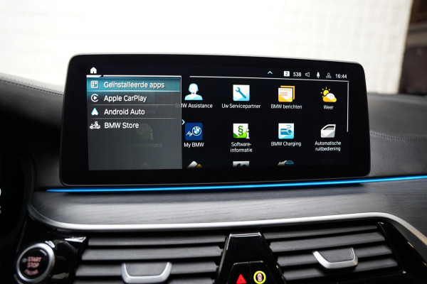 BMW 5 Serie Touring 530e M SPORT PANO LASER SFEER H&K HUD